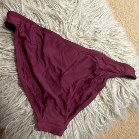 petal + sea by PQ WOMEN’s LOW RISE SCOOP FULL BIKINI BOTTOM in WINE RED Size- L - Picture 6 of 8